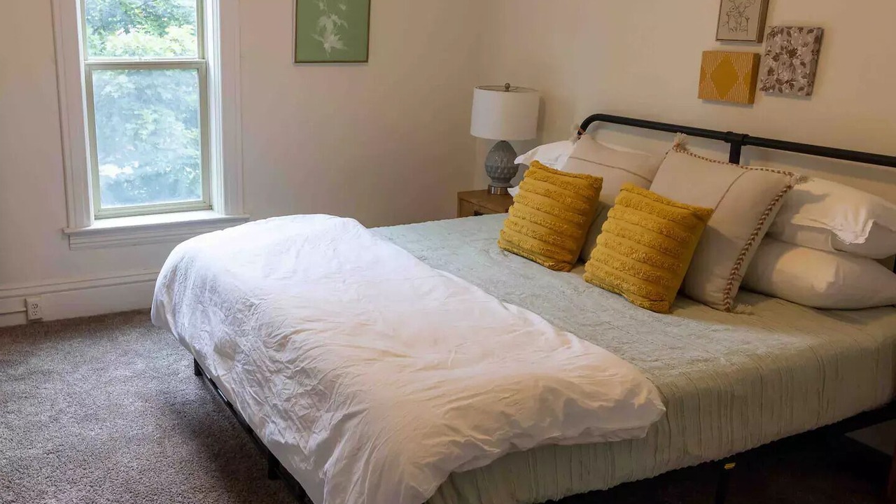 Photo of Bedroom in Lower Rattlesnake