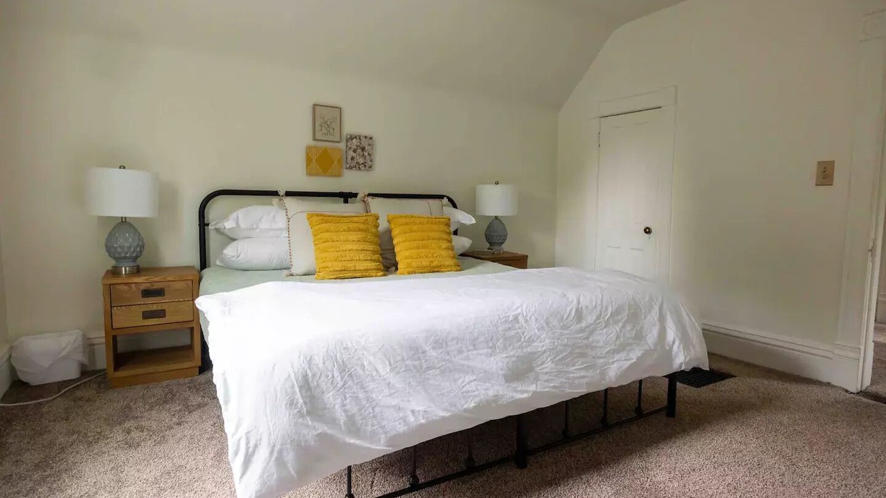Photo of Bedroom in Lower Rattlesnake