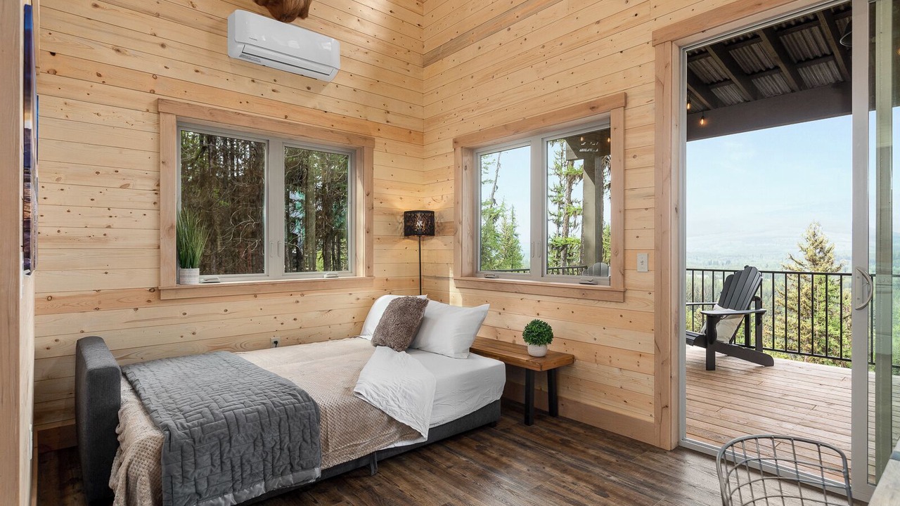 Photo of Bedroom in Polebridge