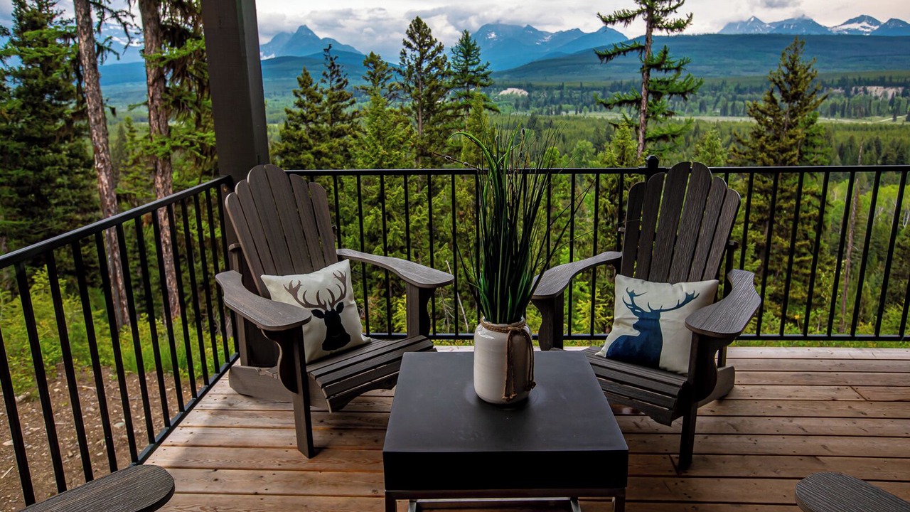 Photo of Patio Balcony in Polebridge