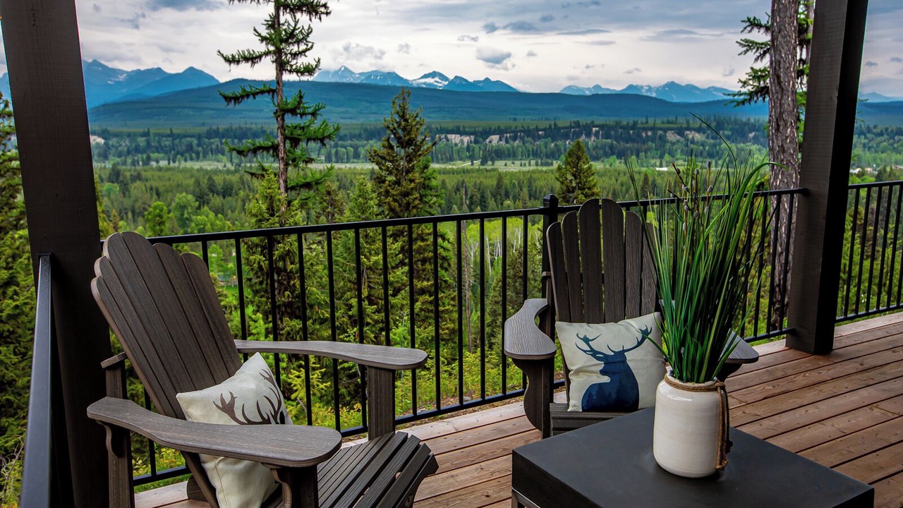 Photo of Patio Balcony in Polebridge