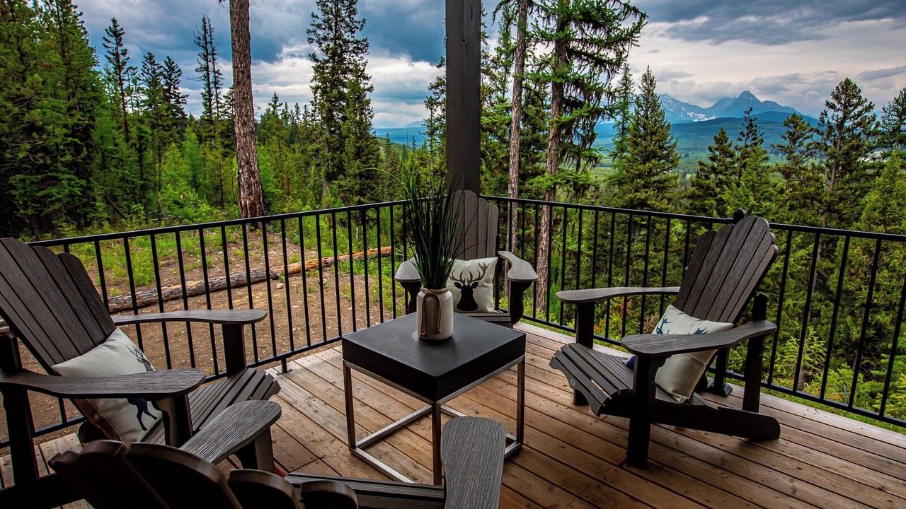 Photo of Patio Balcony in Polebridge