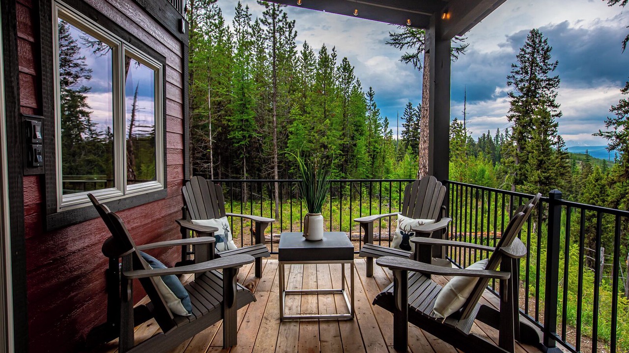 Photo of Patio Balcony in Polebridge