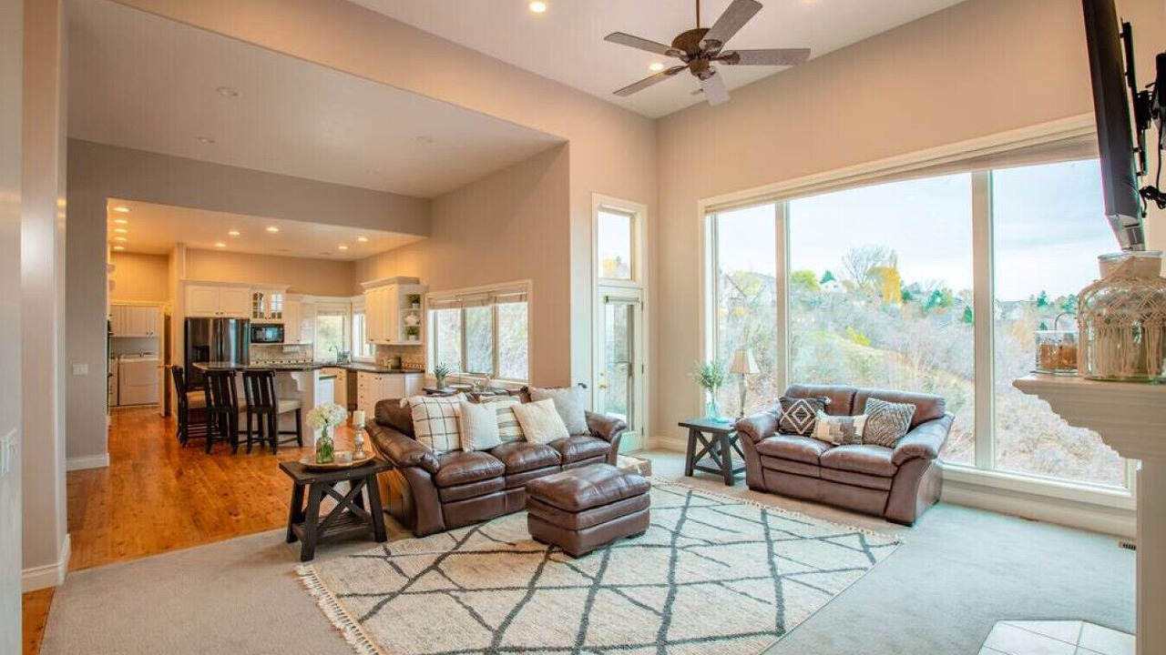 Photo of Livingroom in North Salt Lake