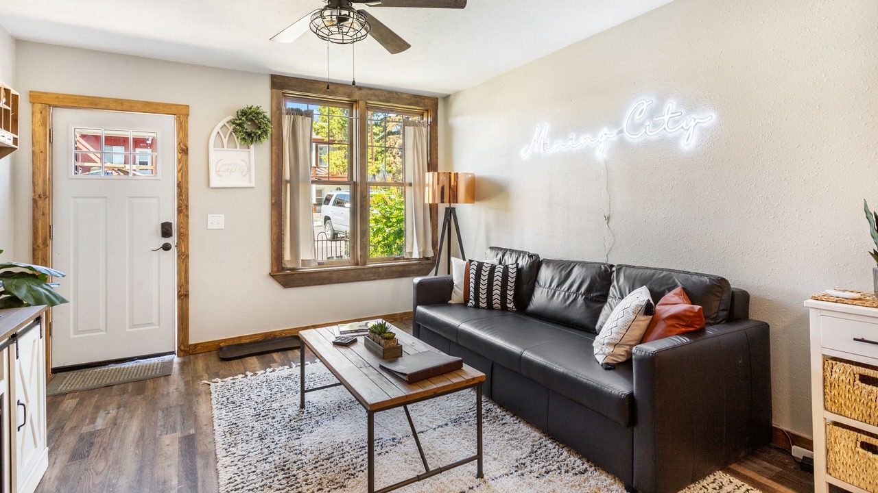 Photo of Livingroom in Butte