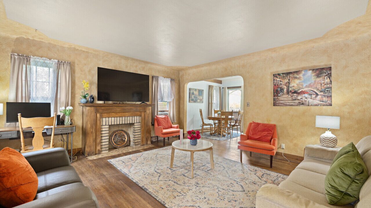 Photo of Bedroom in Central - Terry