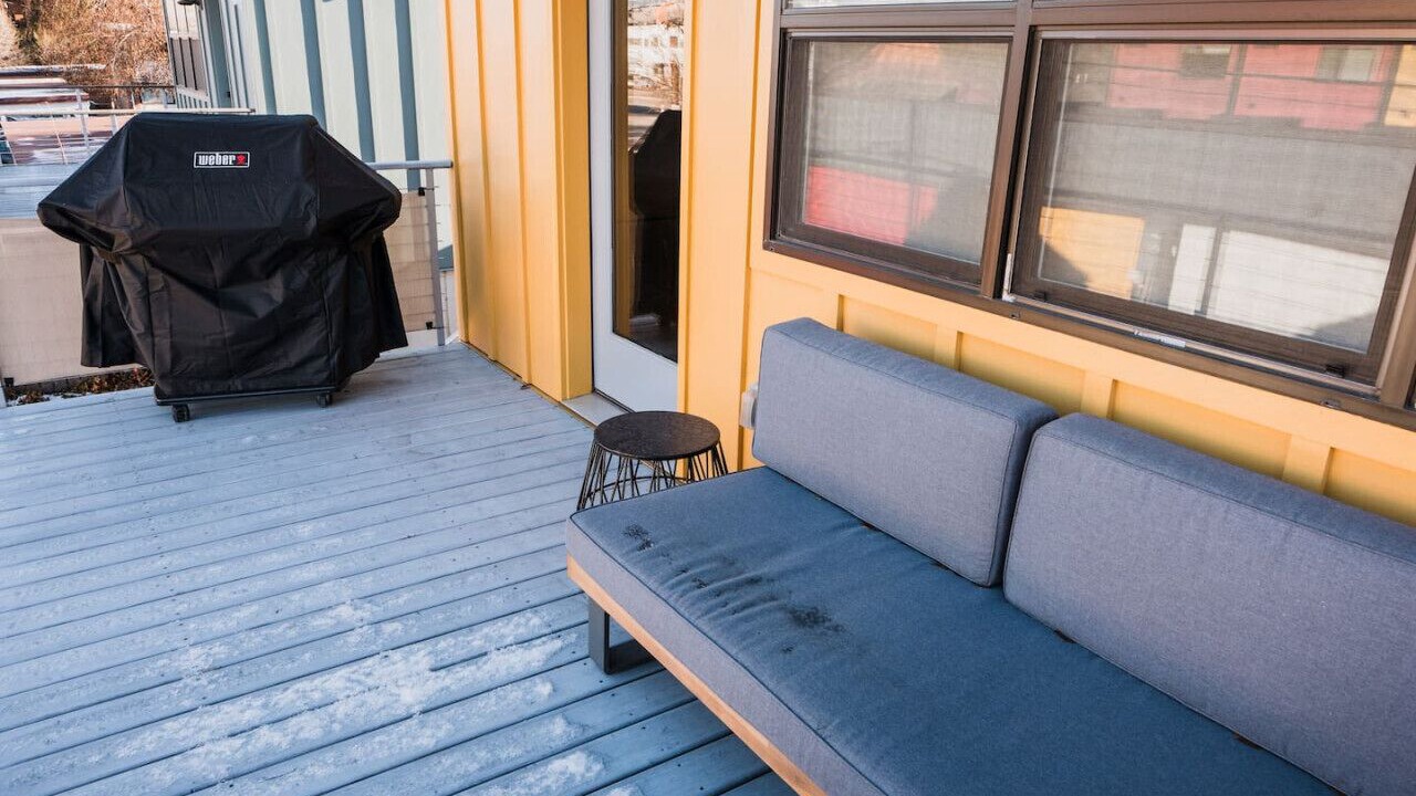 Photo of Patio Balcony in River Road