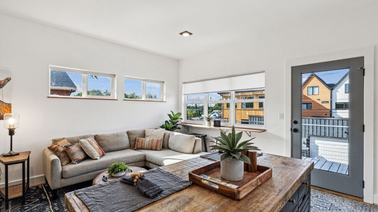 Photo of Livingroom in River Road