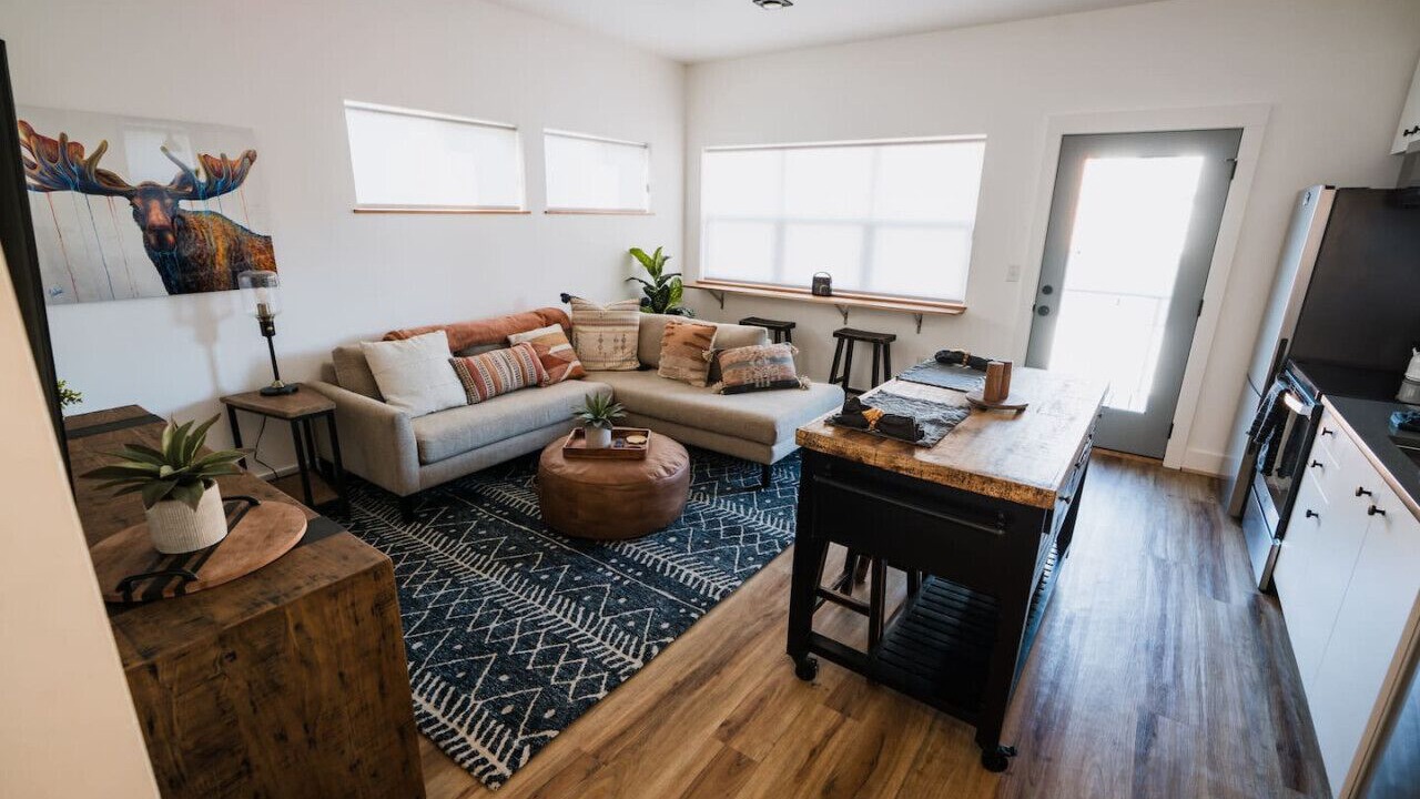 Photo of Livingroom in River Road
