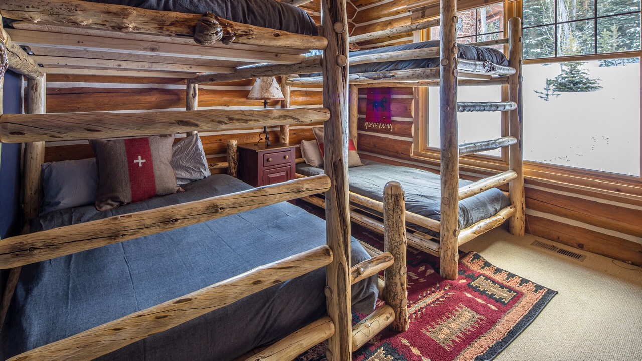 Photo of Bedroom in Powder Ridge