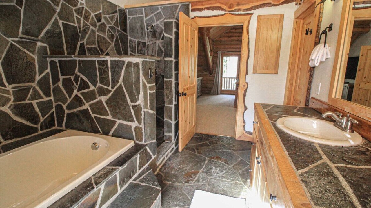 Photo of Bathroom in Lakeside