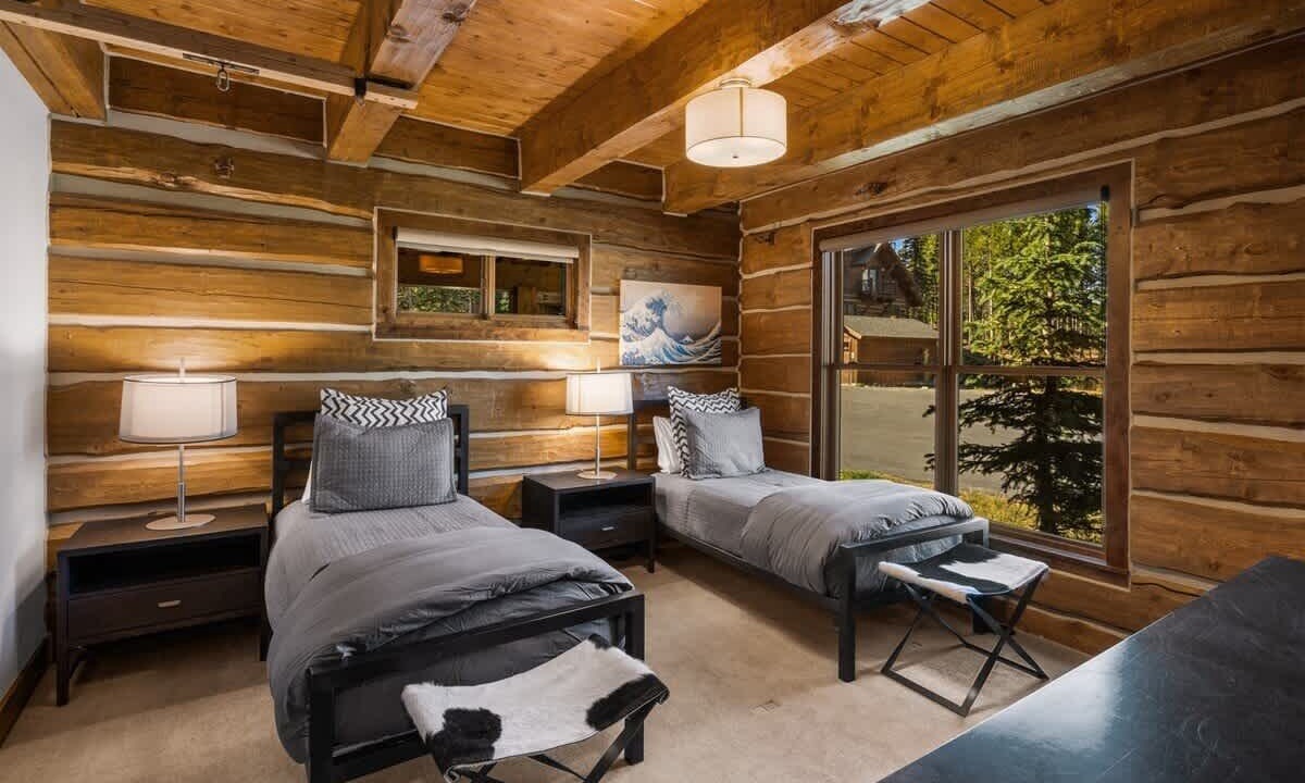 Photo of Bedroom in Powder Ridge