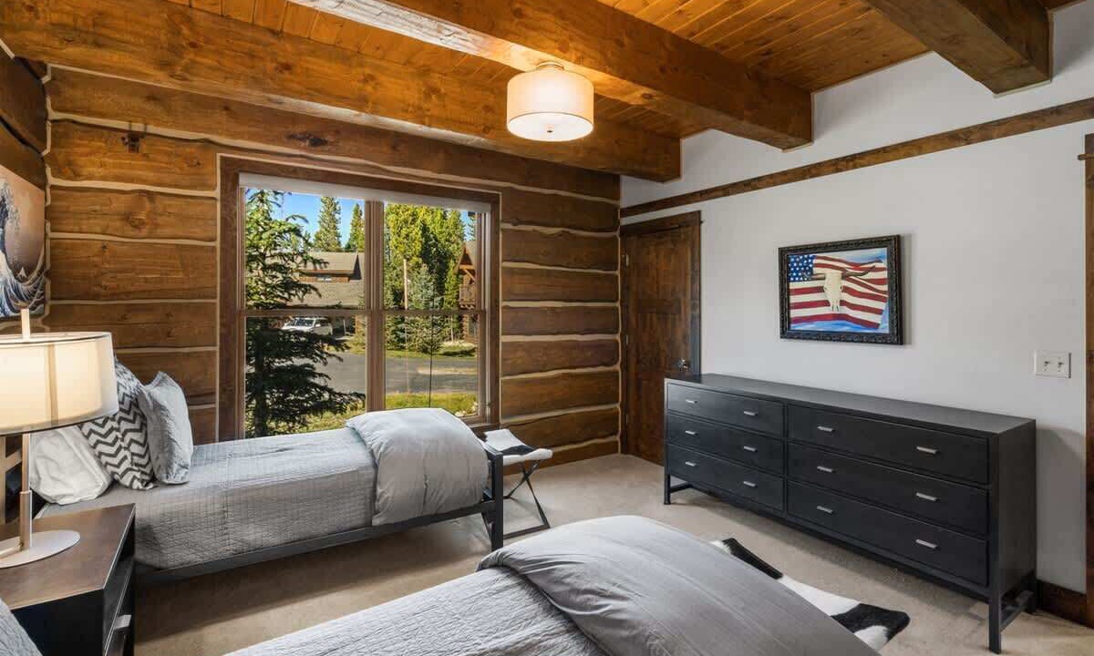 Photo of Bedroom in Powder Ridge