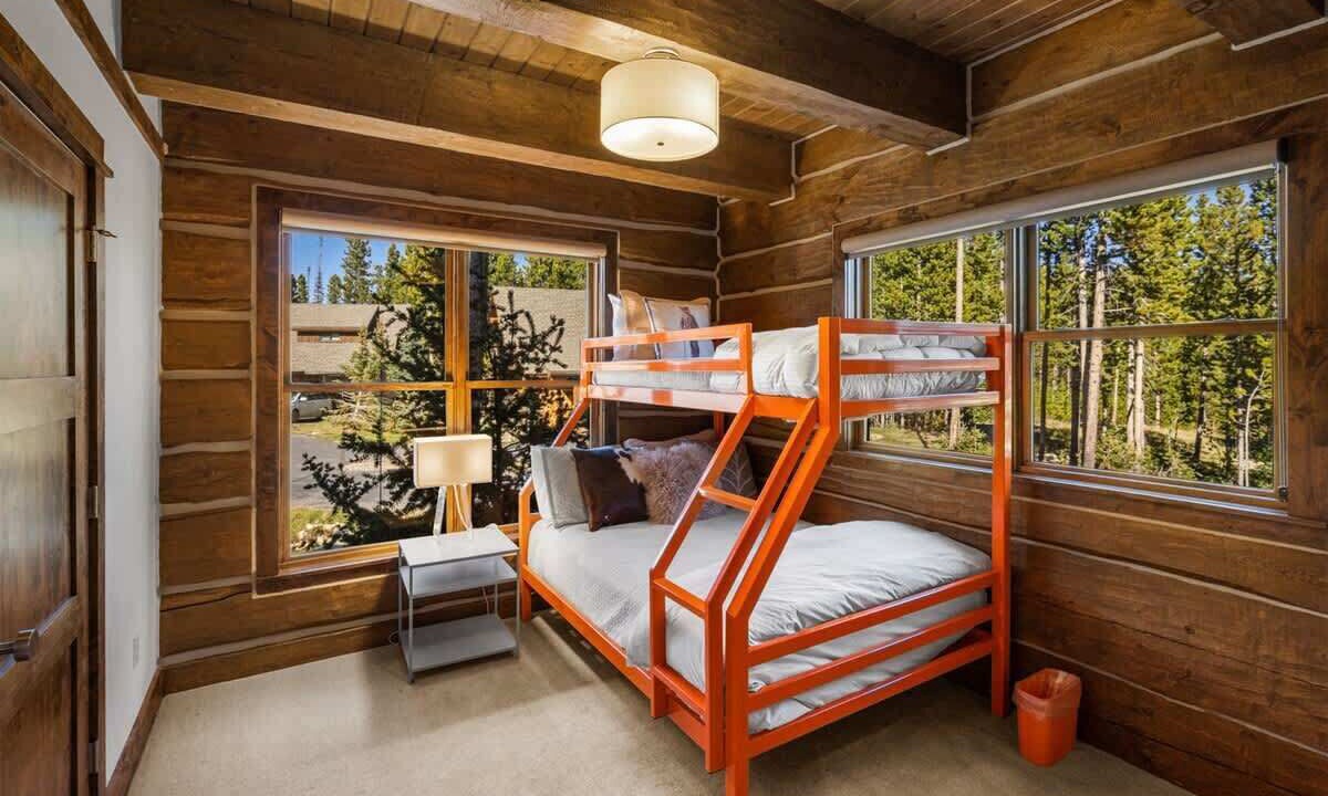 Photo of Bedroom in Powder Ridge