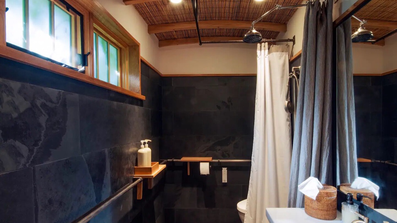 Photo of Bathroom in University District