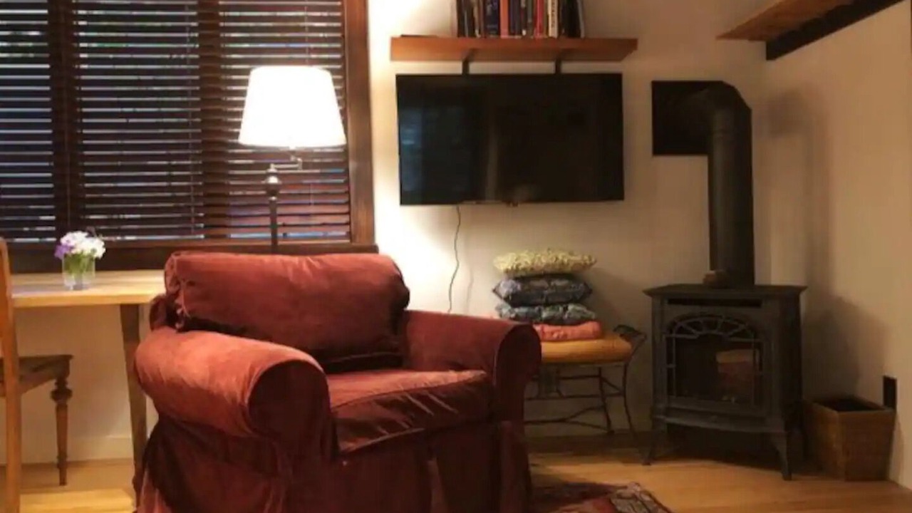 Photo of Livingroom in University District