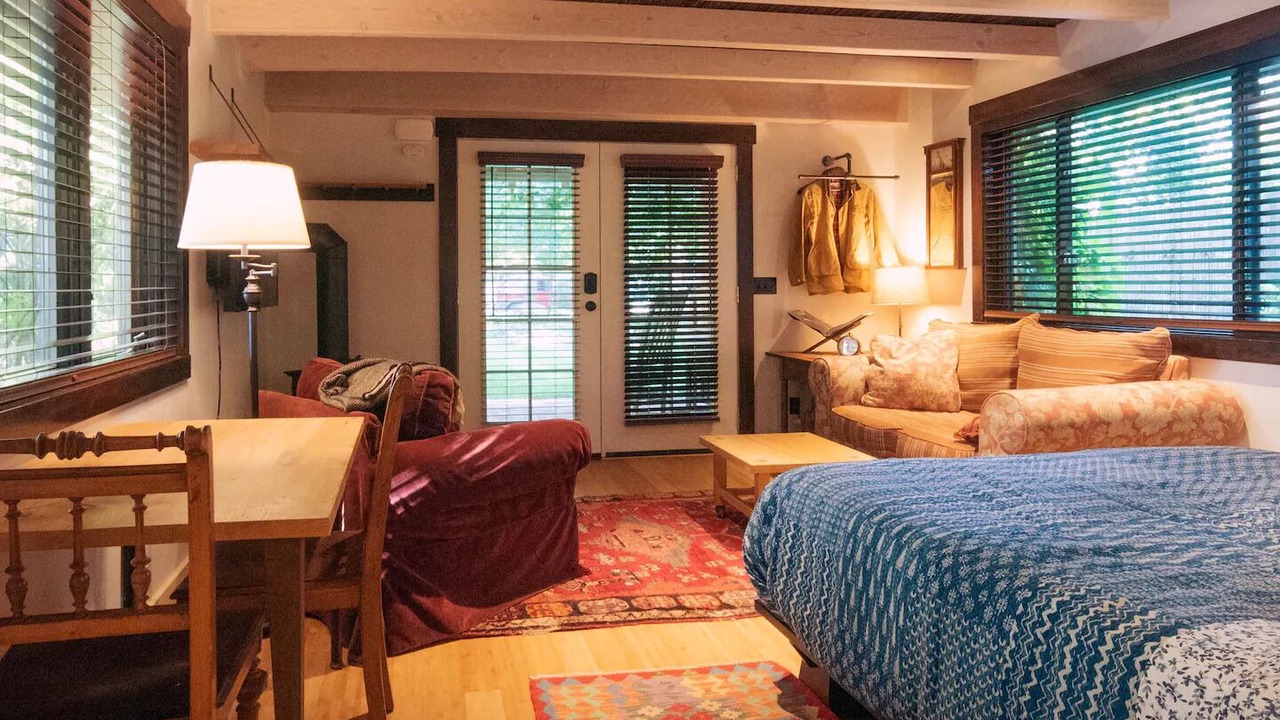 Photo of Bedroom in University District