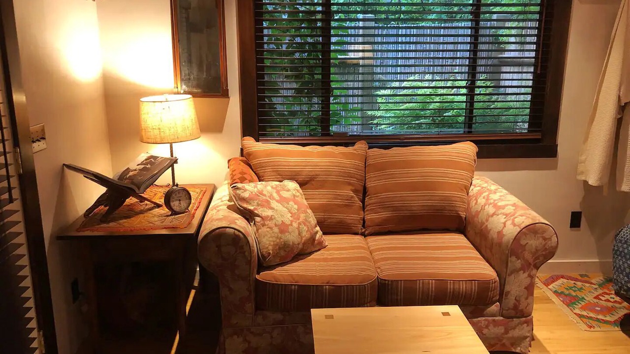 Photo of Livingroom in University District