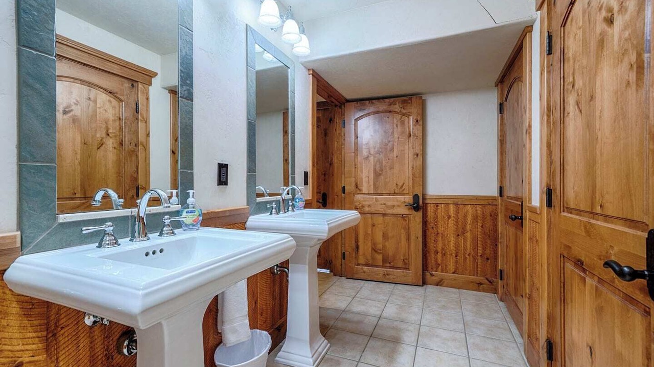 Photo of Bathroom in Marion