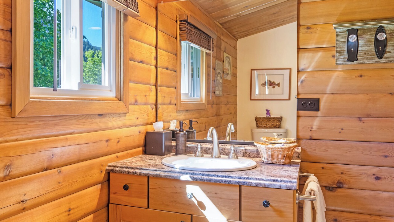 Photo of Bathroom in Clinton