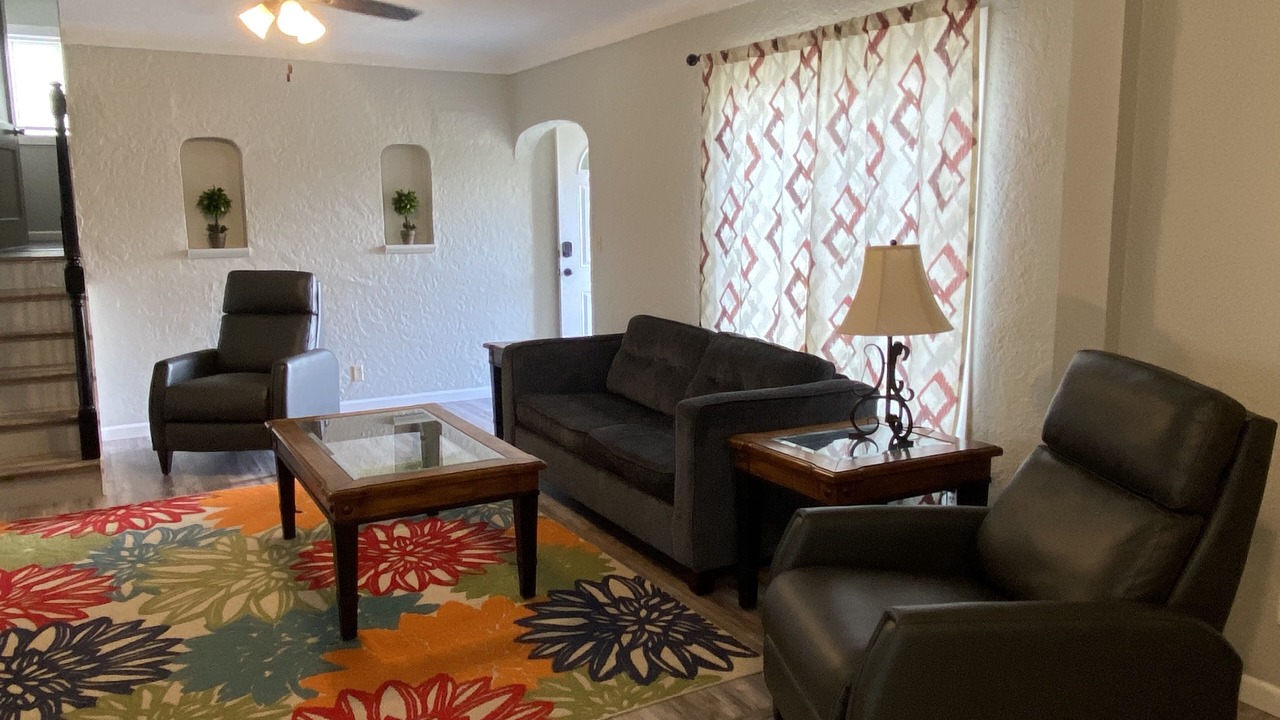 Photo of Livingroom in Edgar