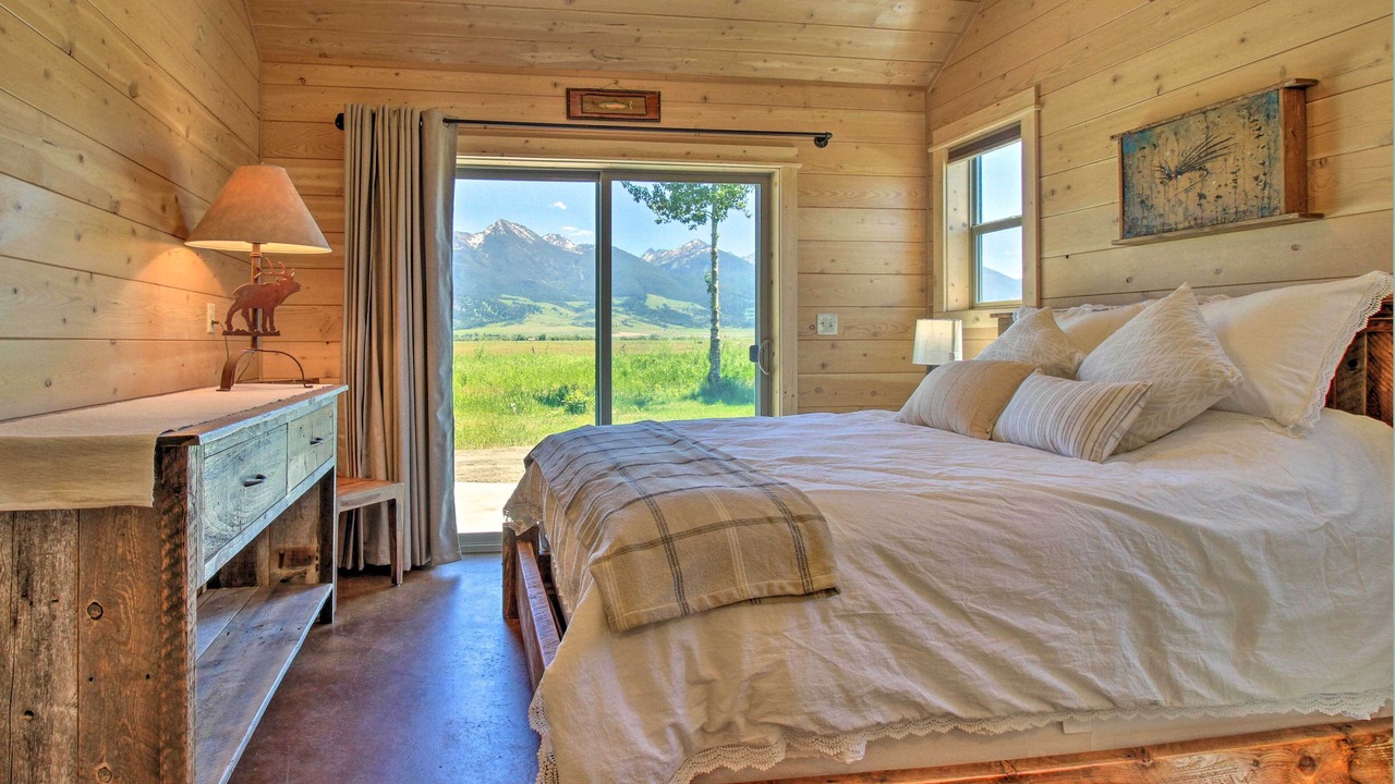 Photo of Bedroom in Livingston