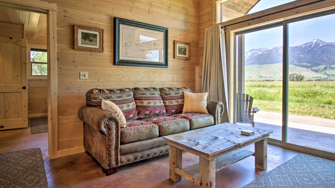 Photo of Livingroom in Livingston