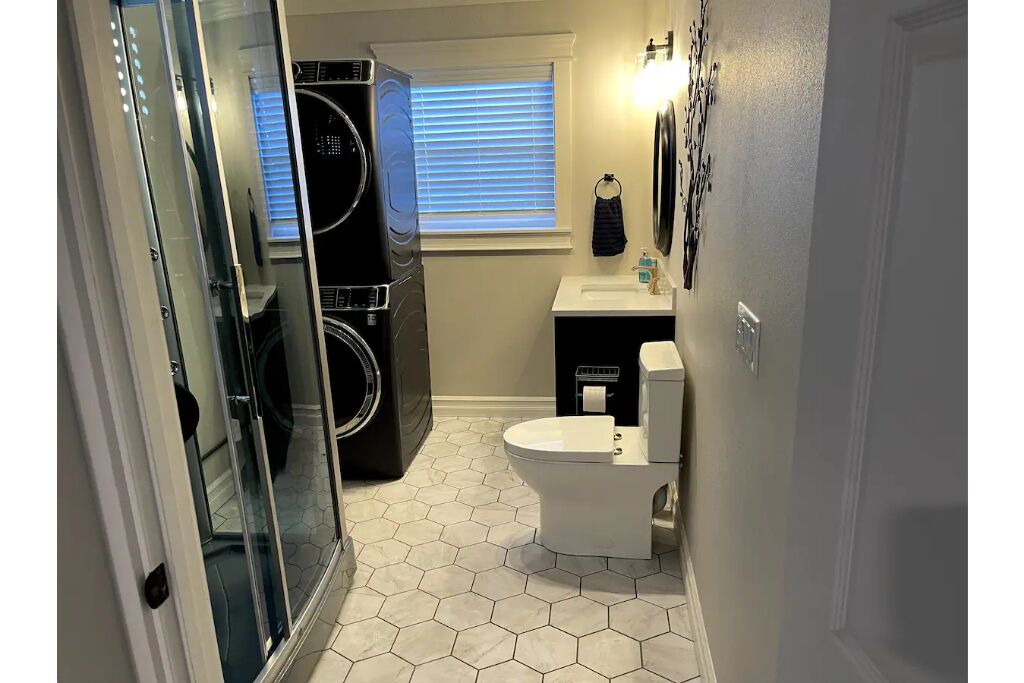 Photo of Bathroom in La Grande