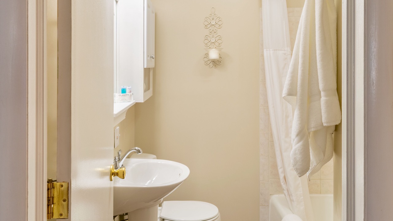 Photo of Bathroom in Plains
