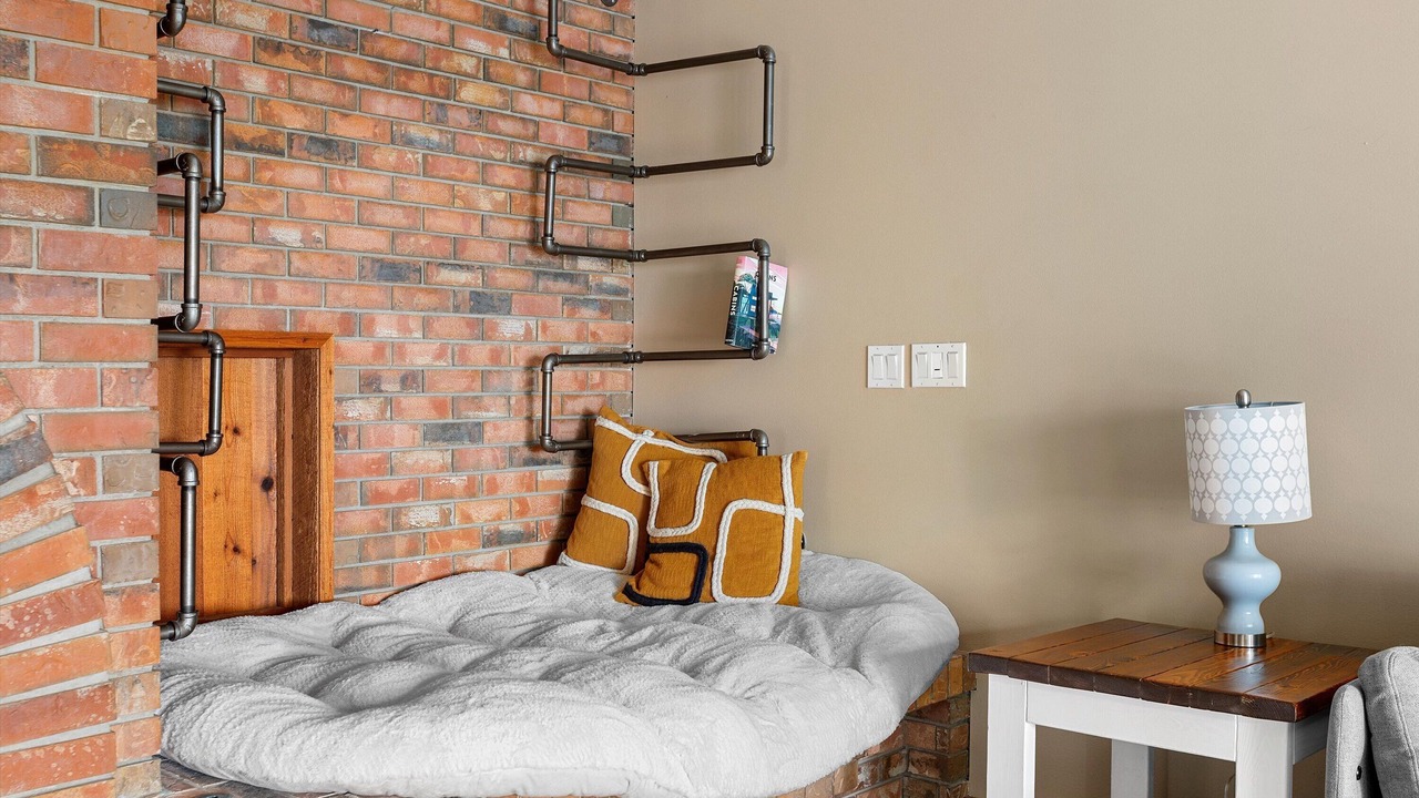 Photo of Bedroom in Farviews - Pattee Canyon