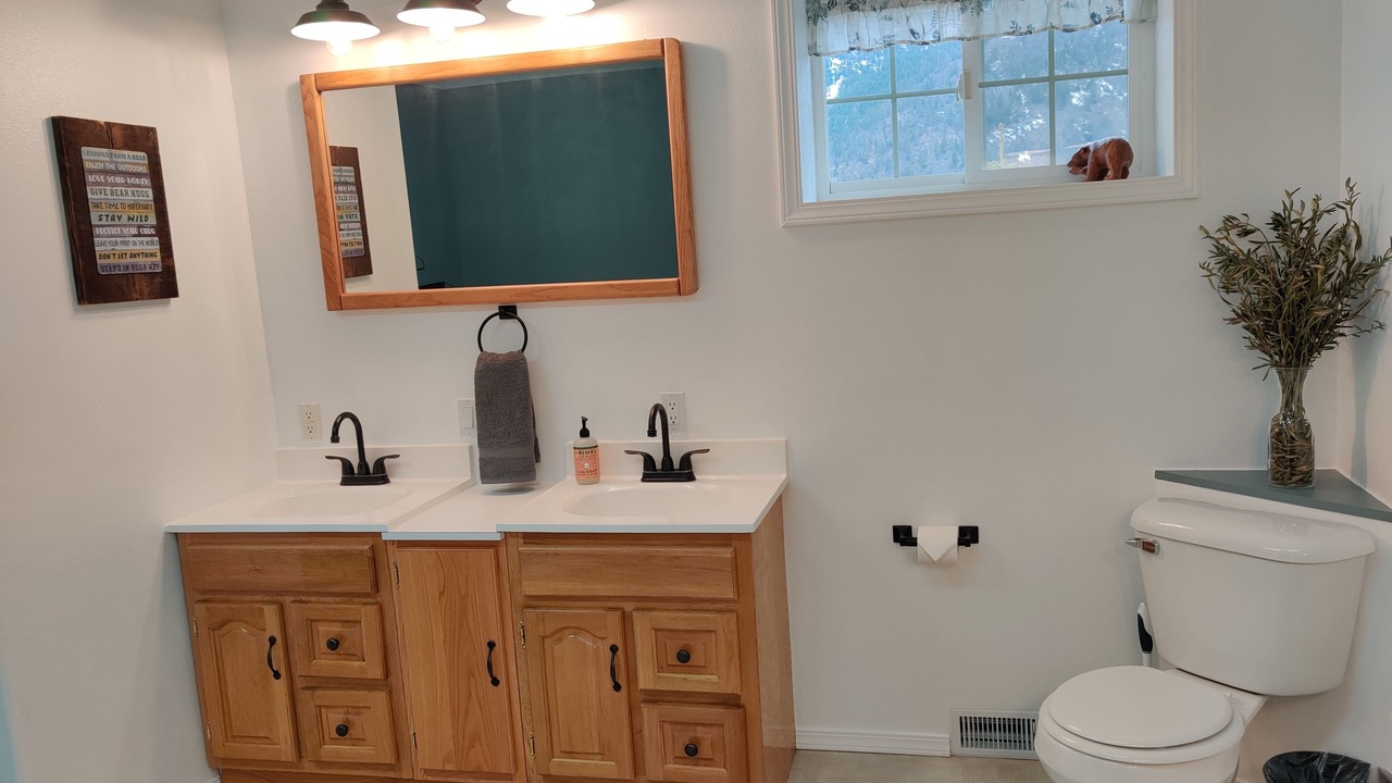 Photo of Bathroom in Glacier Country
