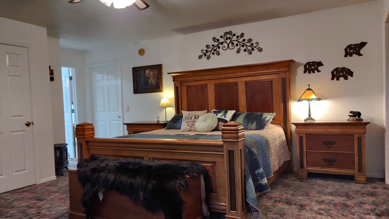 Photo of Bedroom in Glacier Country
