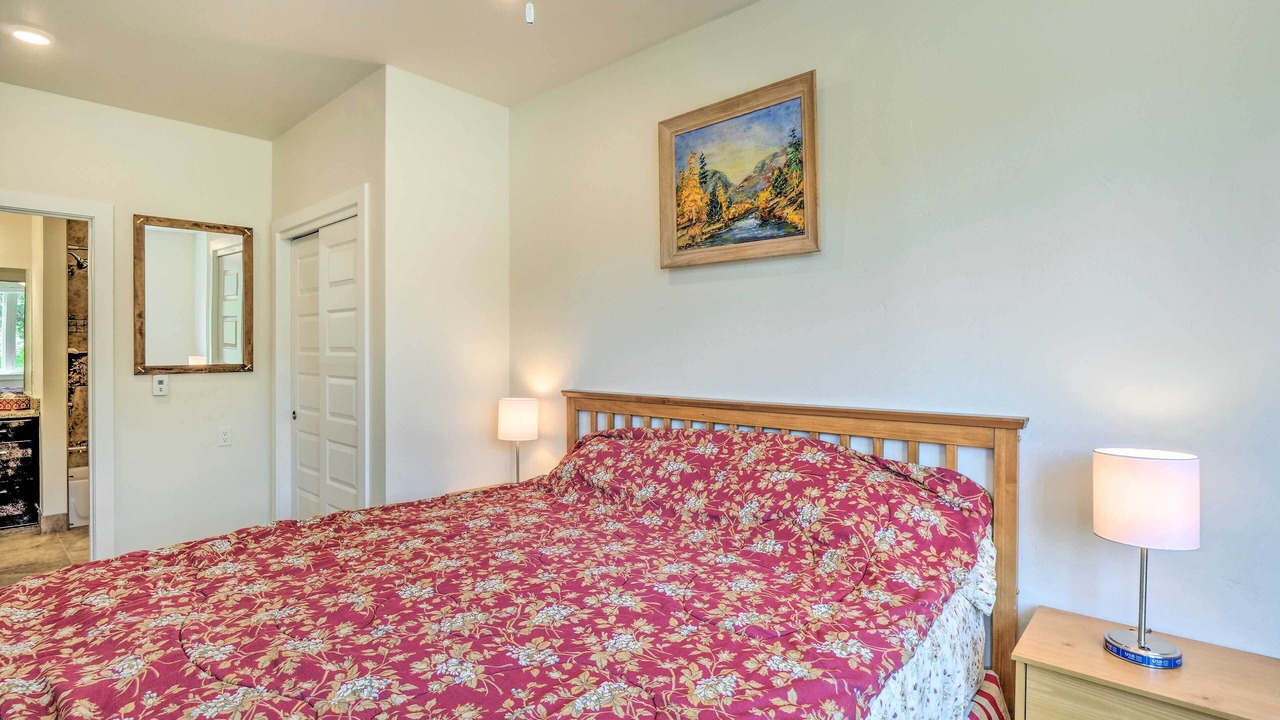 Photo of Bedroom in Lakeside Village