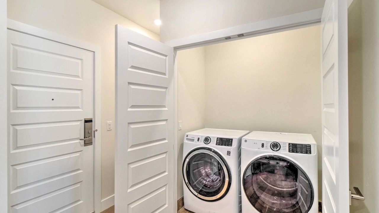 Photo of Bedroom in Lakeside Village