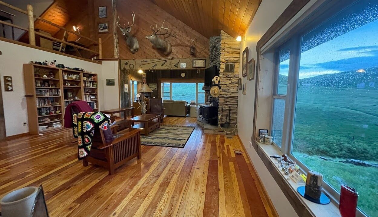 Photo of Livingroom in Livingston