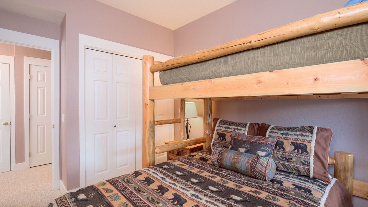 Photo of Bedroom in Saddle Ridge