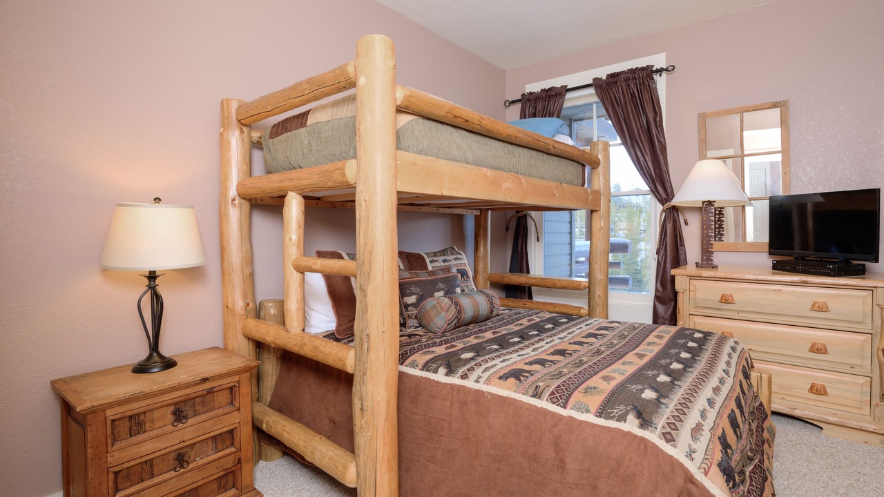 Photo of Bedroom in Saddle Ridge