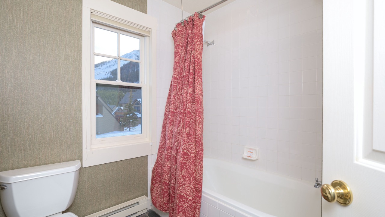 Photo of Bathroom in Saddle Ridge
