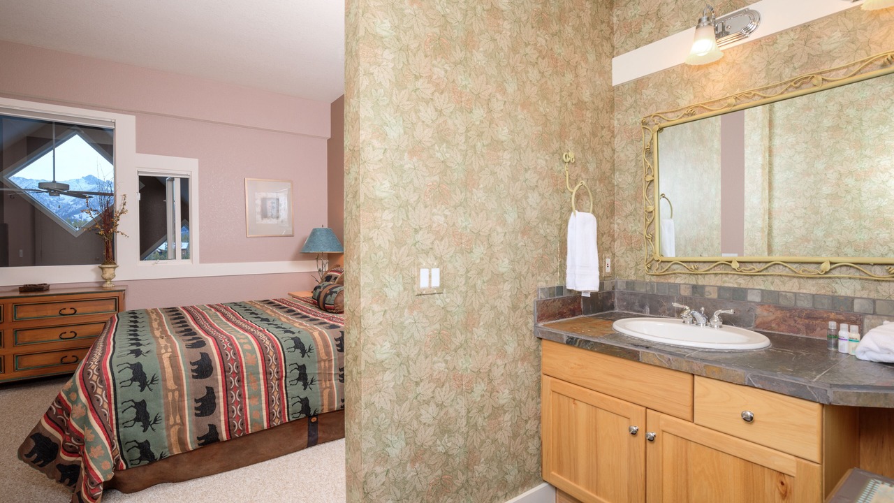 Photo of Bathroom in Saddle Ridge