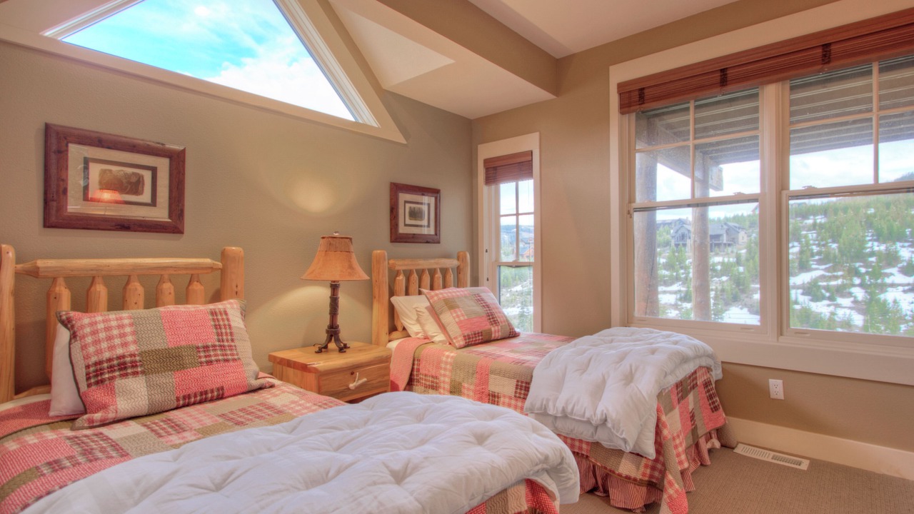 Photo of Bedroom in Saddle Ridge