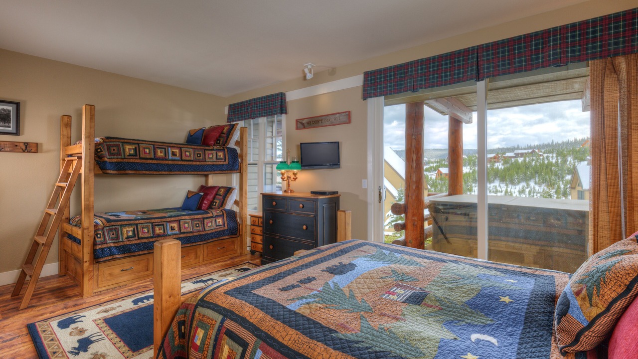 Photo of Bedroom in Saddle Ridge