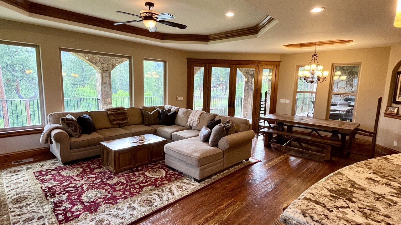 Photo of Livingroom in Hamilton