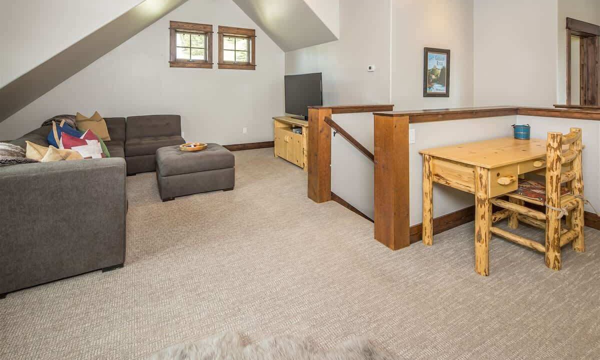 Photo of Livingroom in Big Sky