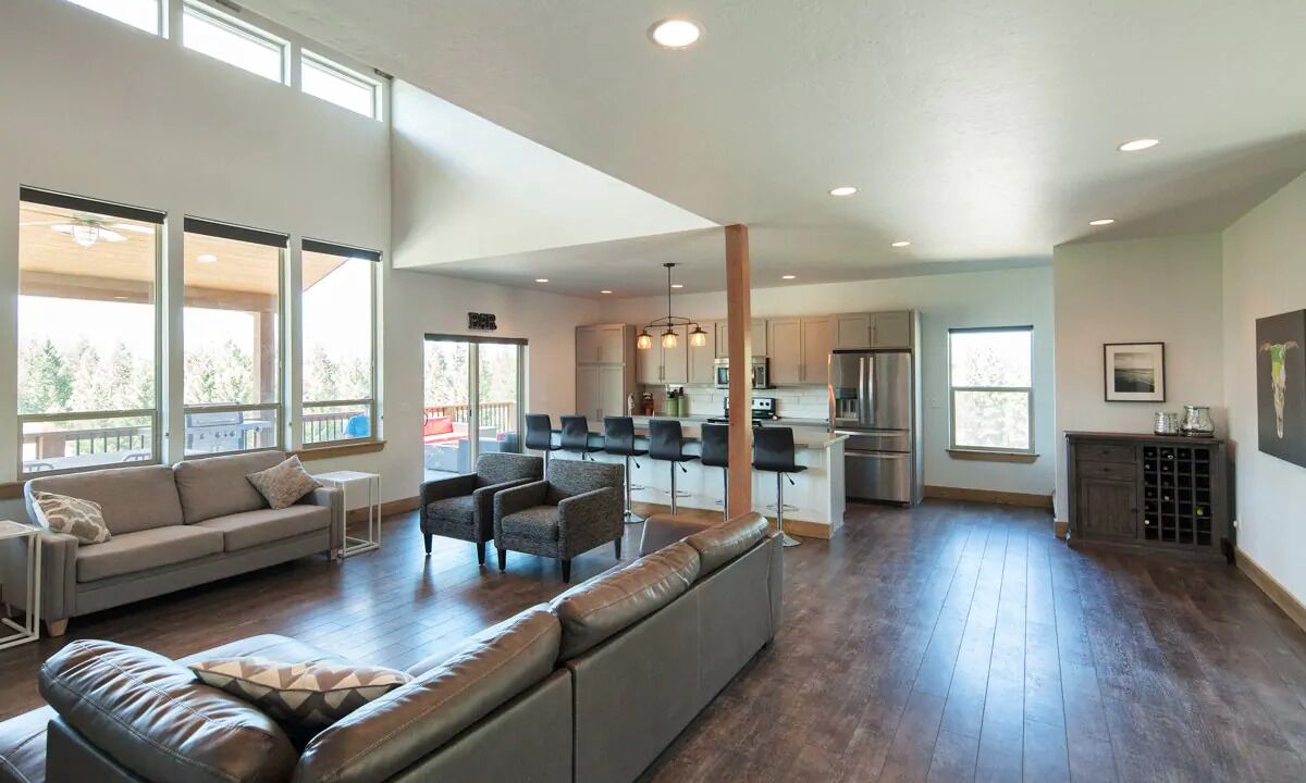 Photo of Livingroom in Rexford