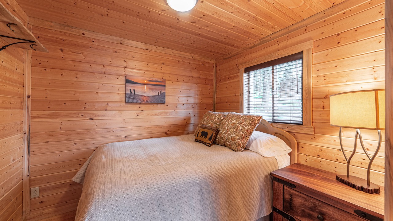 Photo of Bedroom in Lake Mary Ronan