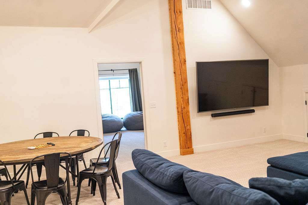 Photo of Livingroom in Island Park