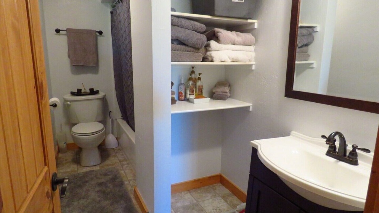 Photo of Bathroom in Lakeside