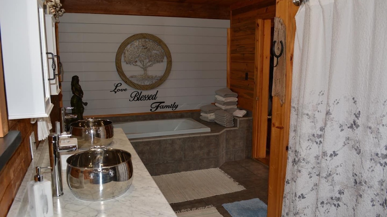Photo of Bathroom in Thompson Falls