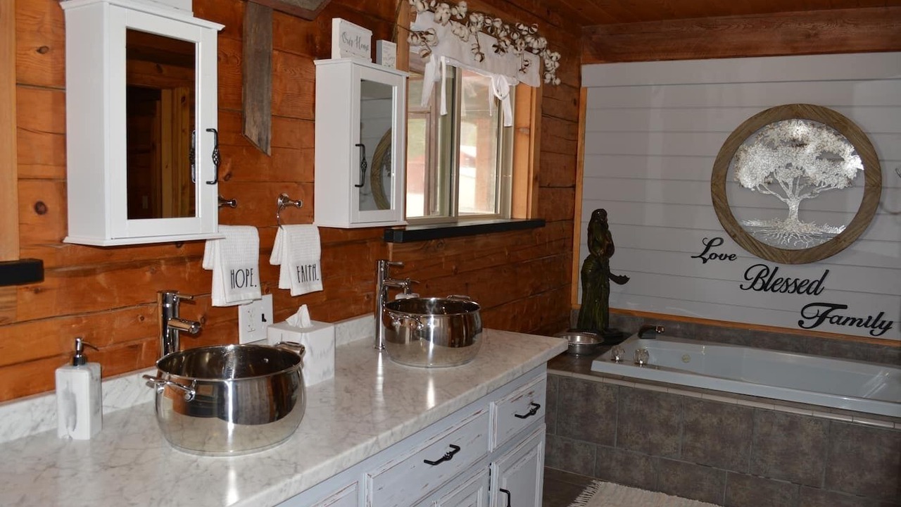 Photo of Bathroom in Thompson Falls