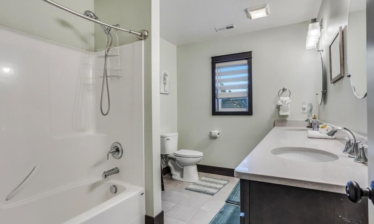 Photo of Bathroom in Garden District